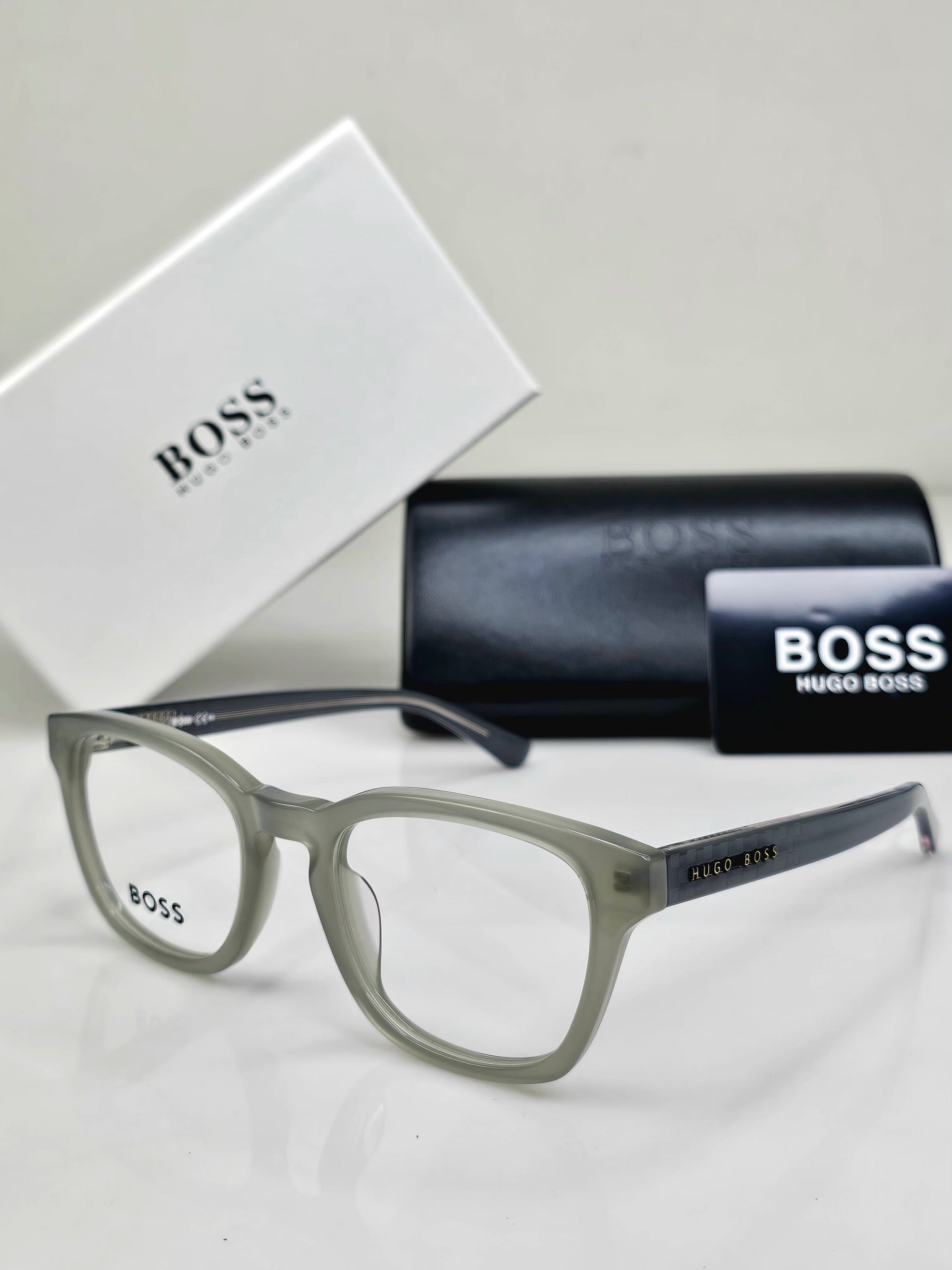 BOSS EYEWEAR