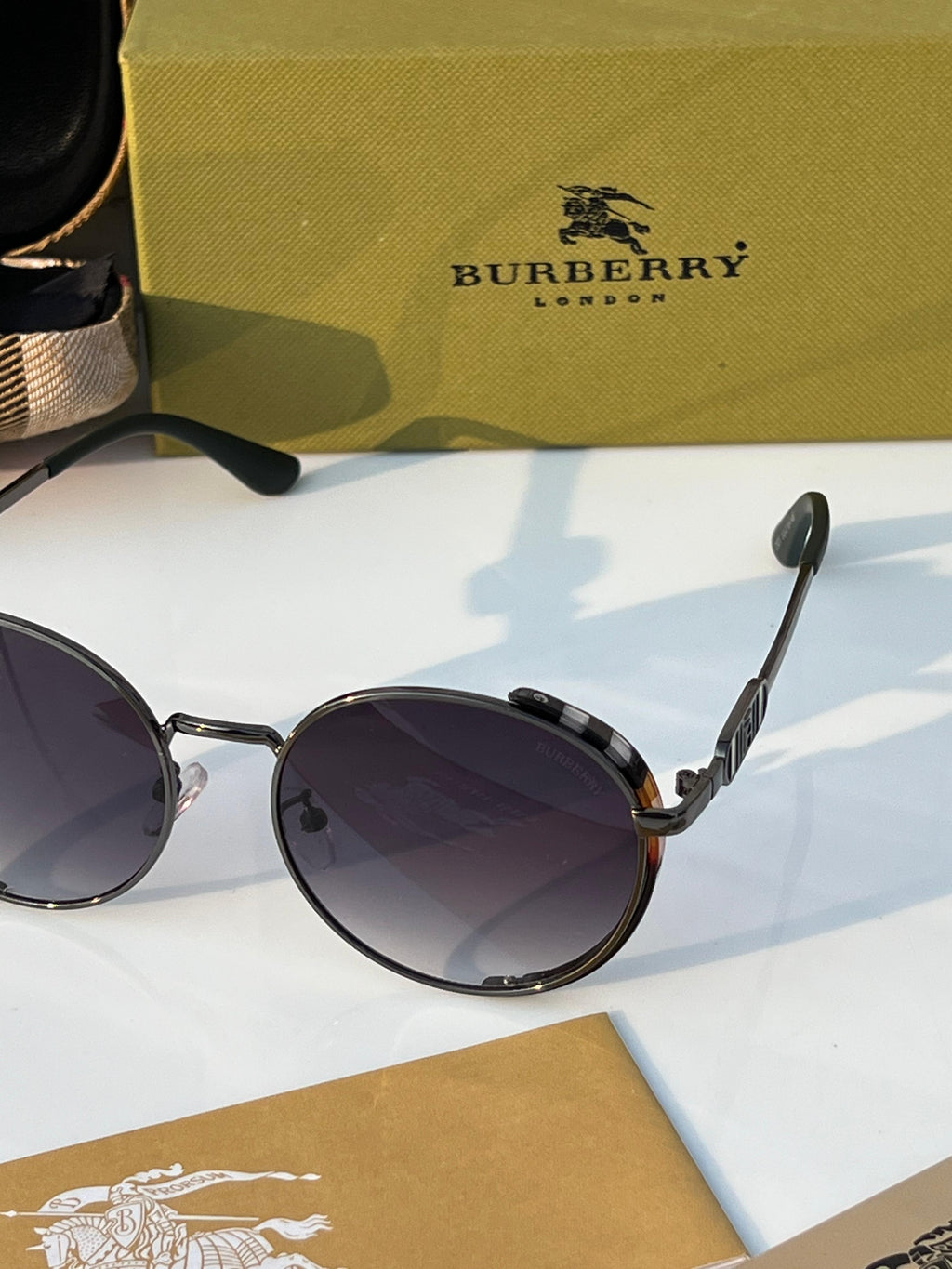 BURBERRY SUNGLASSES