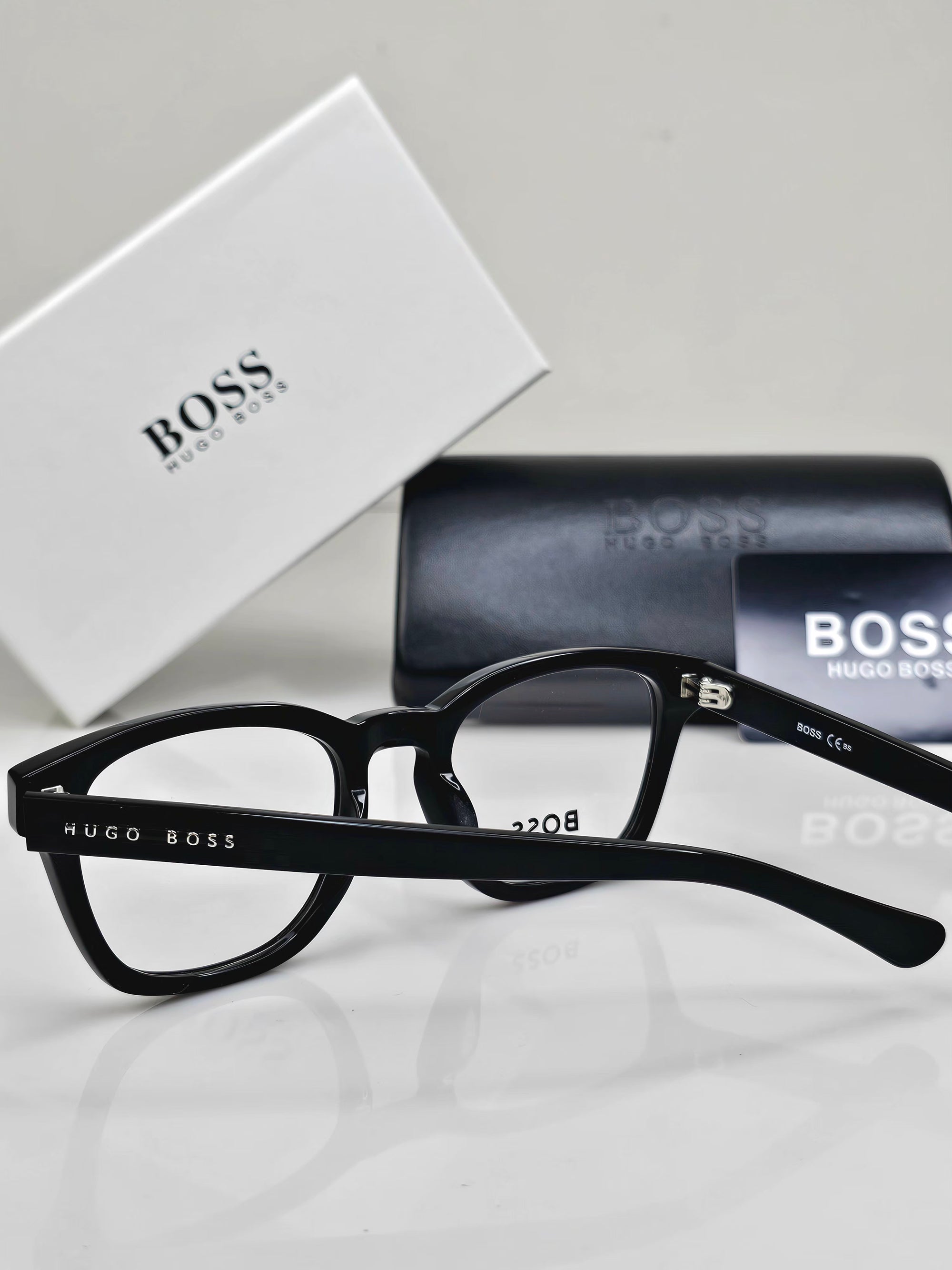 BOSS EYEWEAR