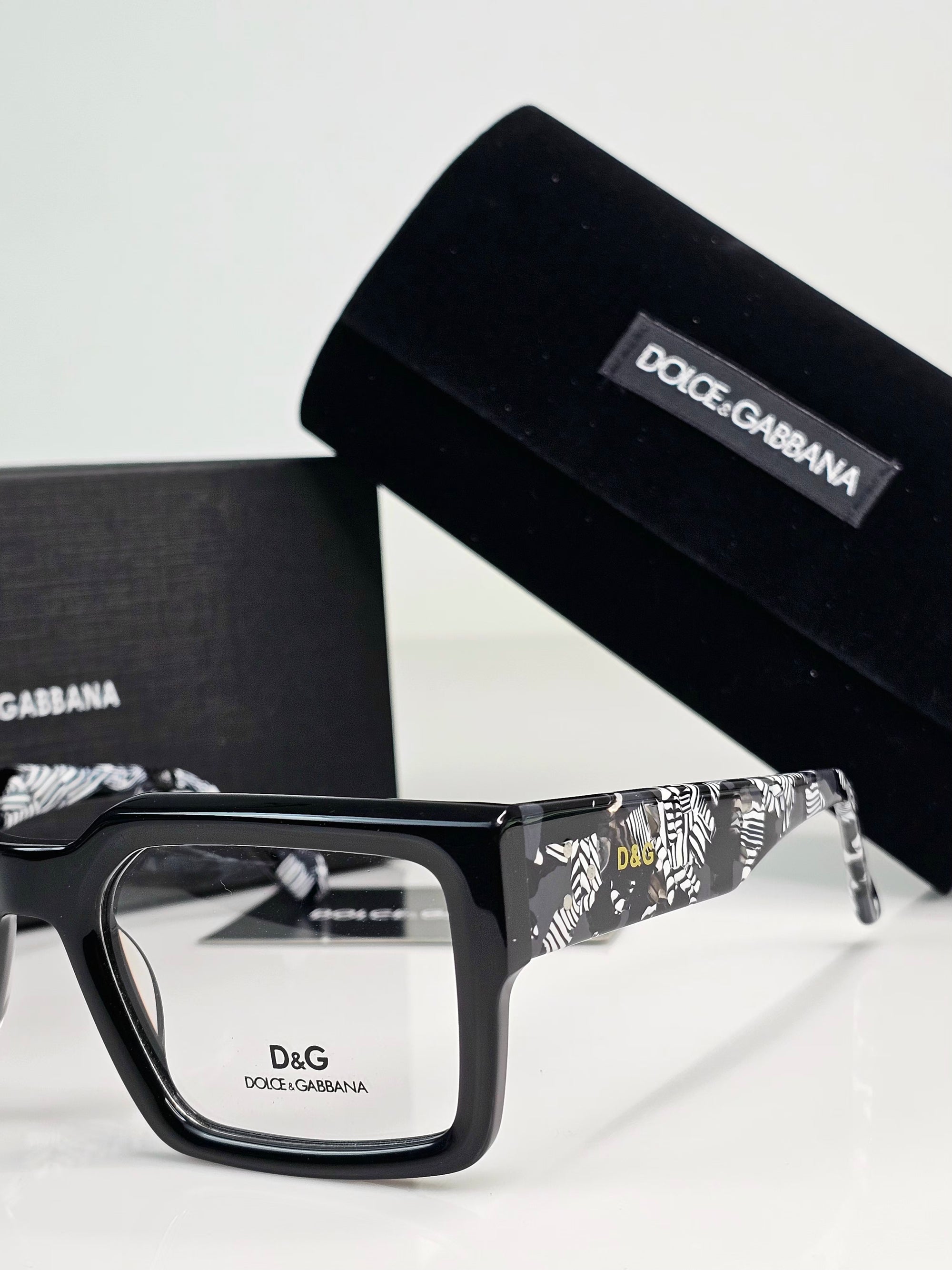 D & G EYEWEAR