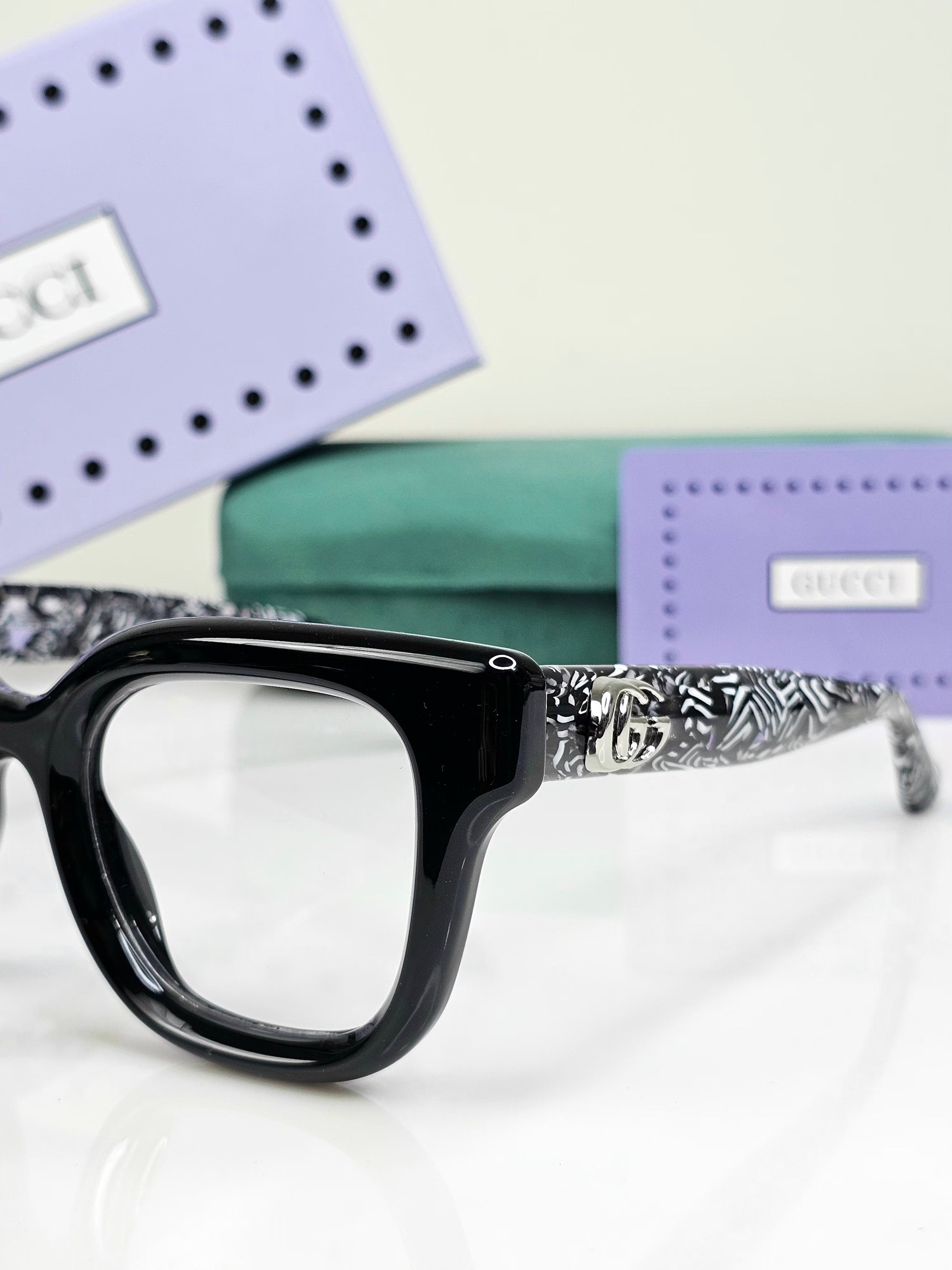 GUCCI EYEWEAR