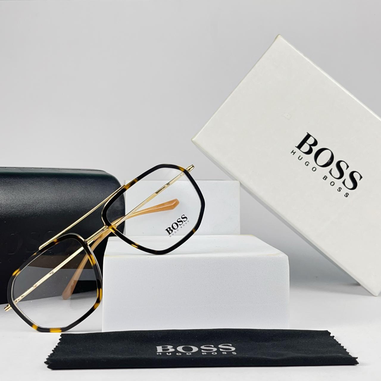 BOSS EYEWEAR