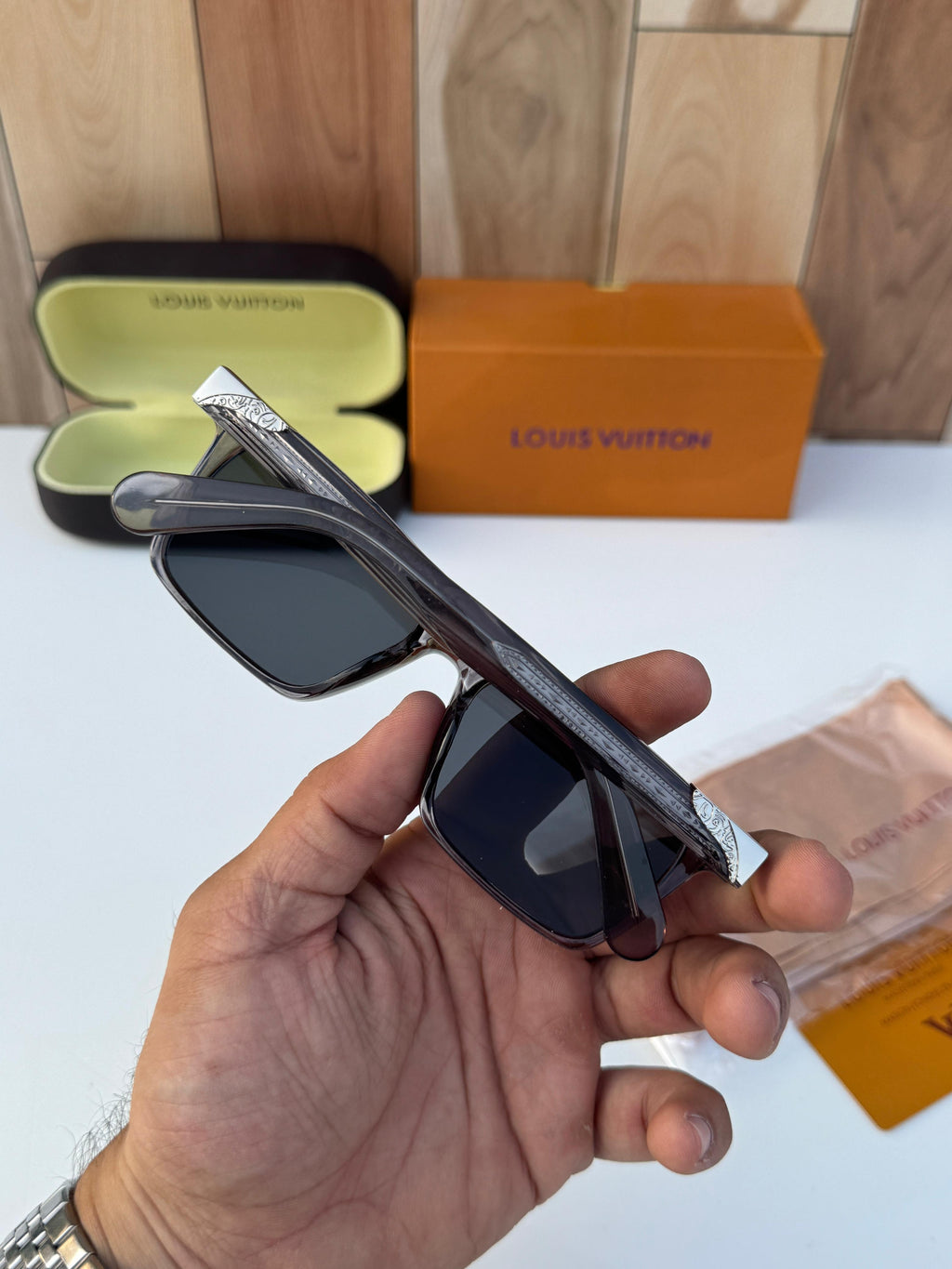LOUIS VUITTON SUNGLASSES