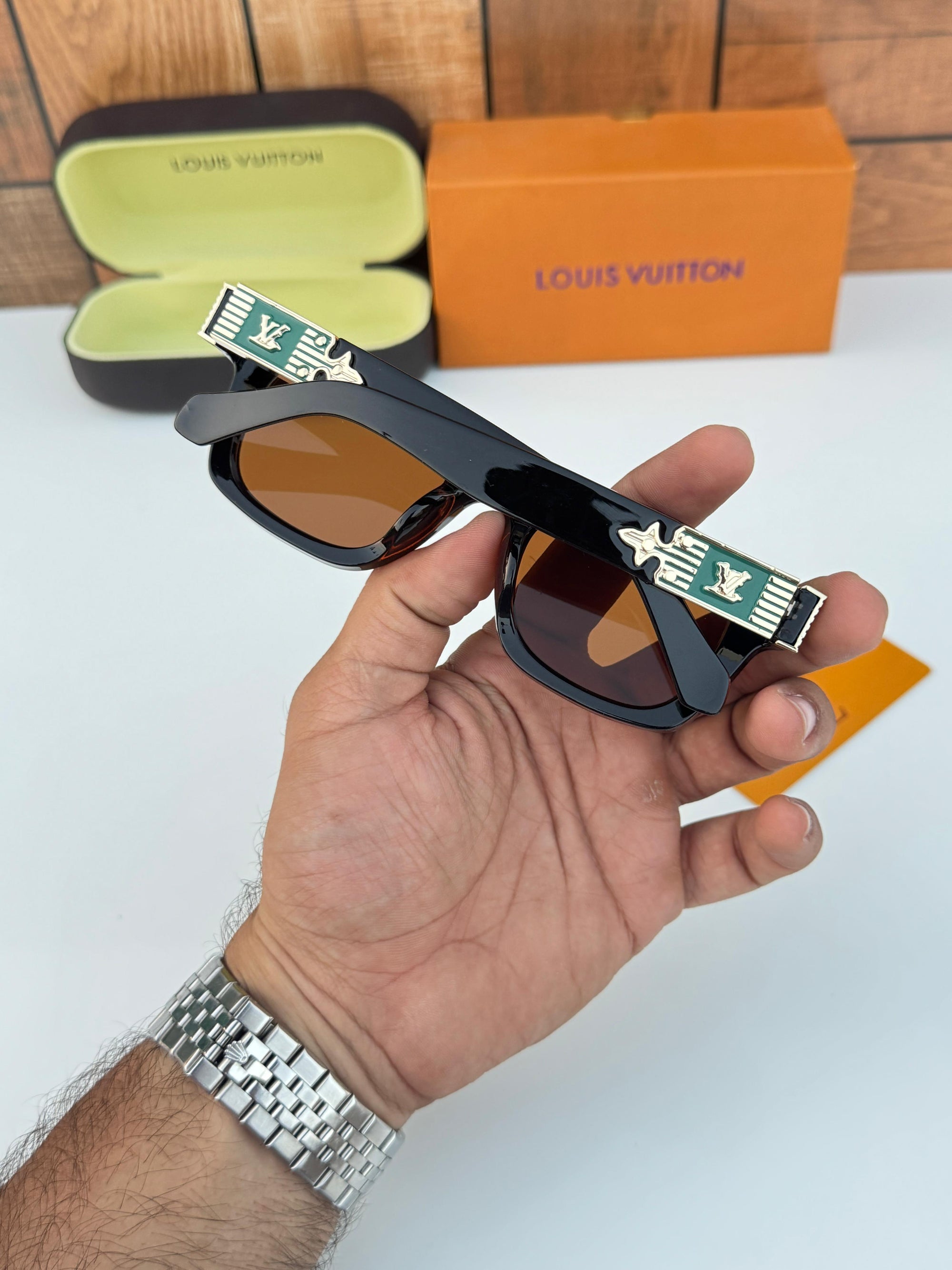 LV LUXURY SUNGLASSES