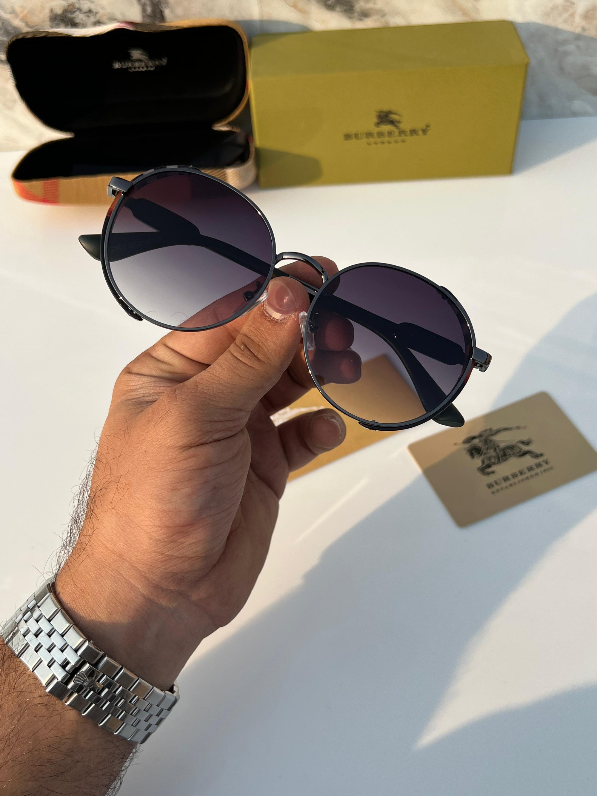 BURBERRY SUNGLASSES