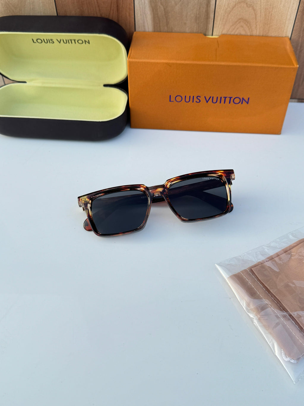 LOUIS VUITTON SUNGLASSES