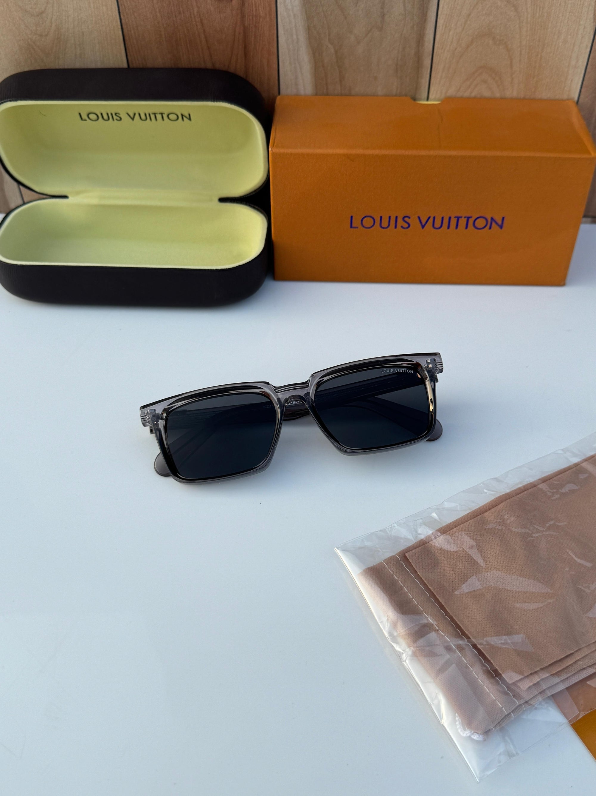 LOUIS VUITTON SUNGLASSES