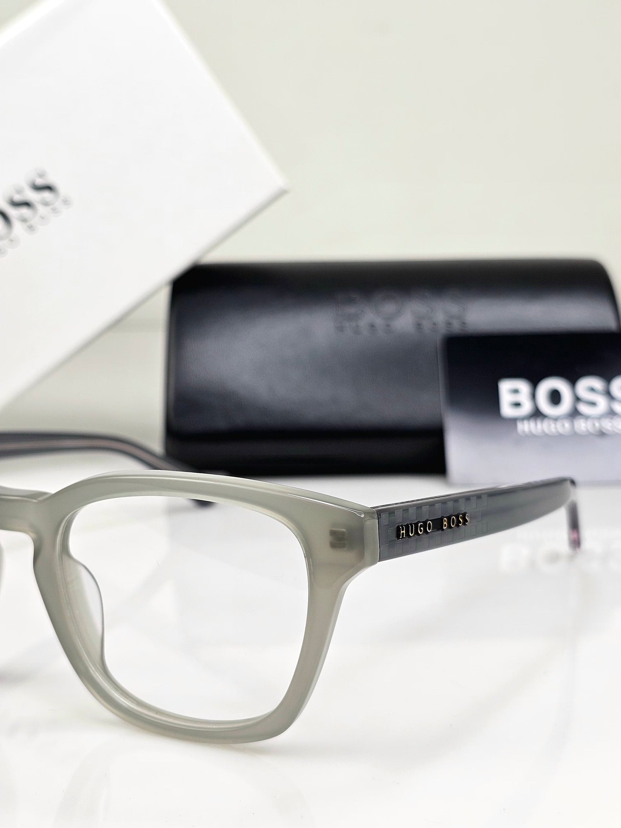 BOSS EYEWEAR
