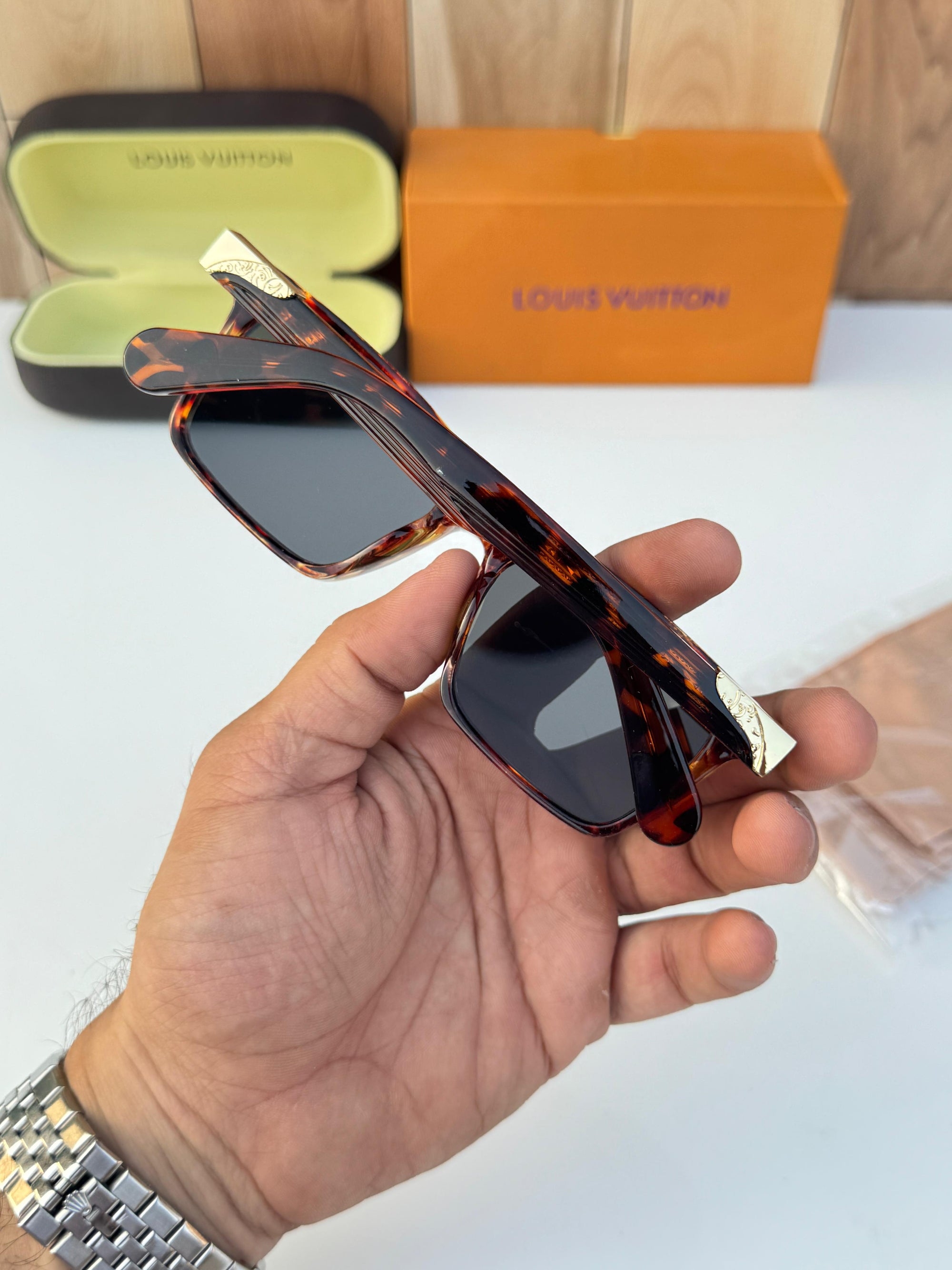 LOUIS VUITTON SUNGLASSES