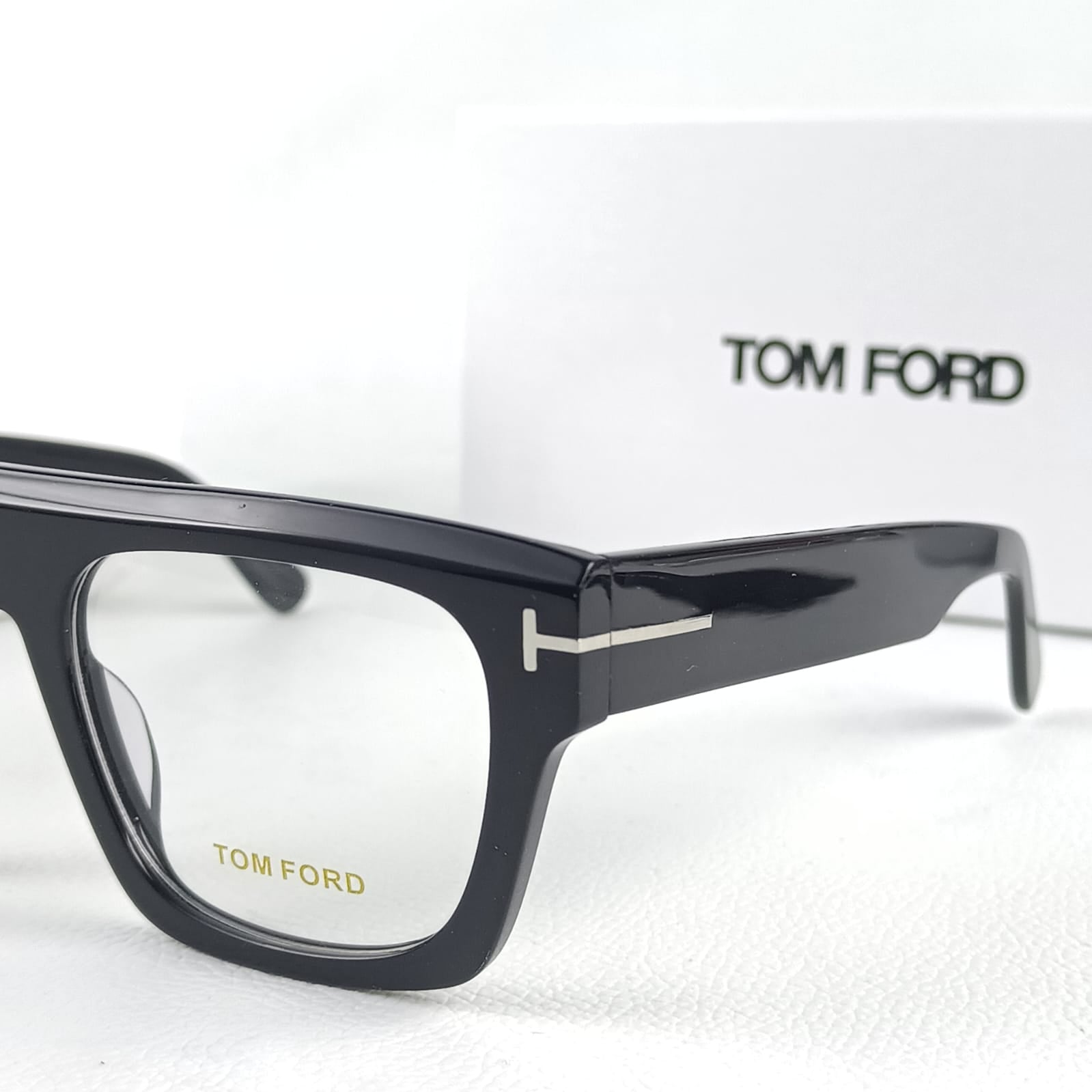 TOM FORD EYEWEAR